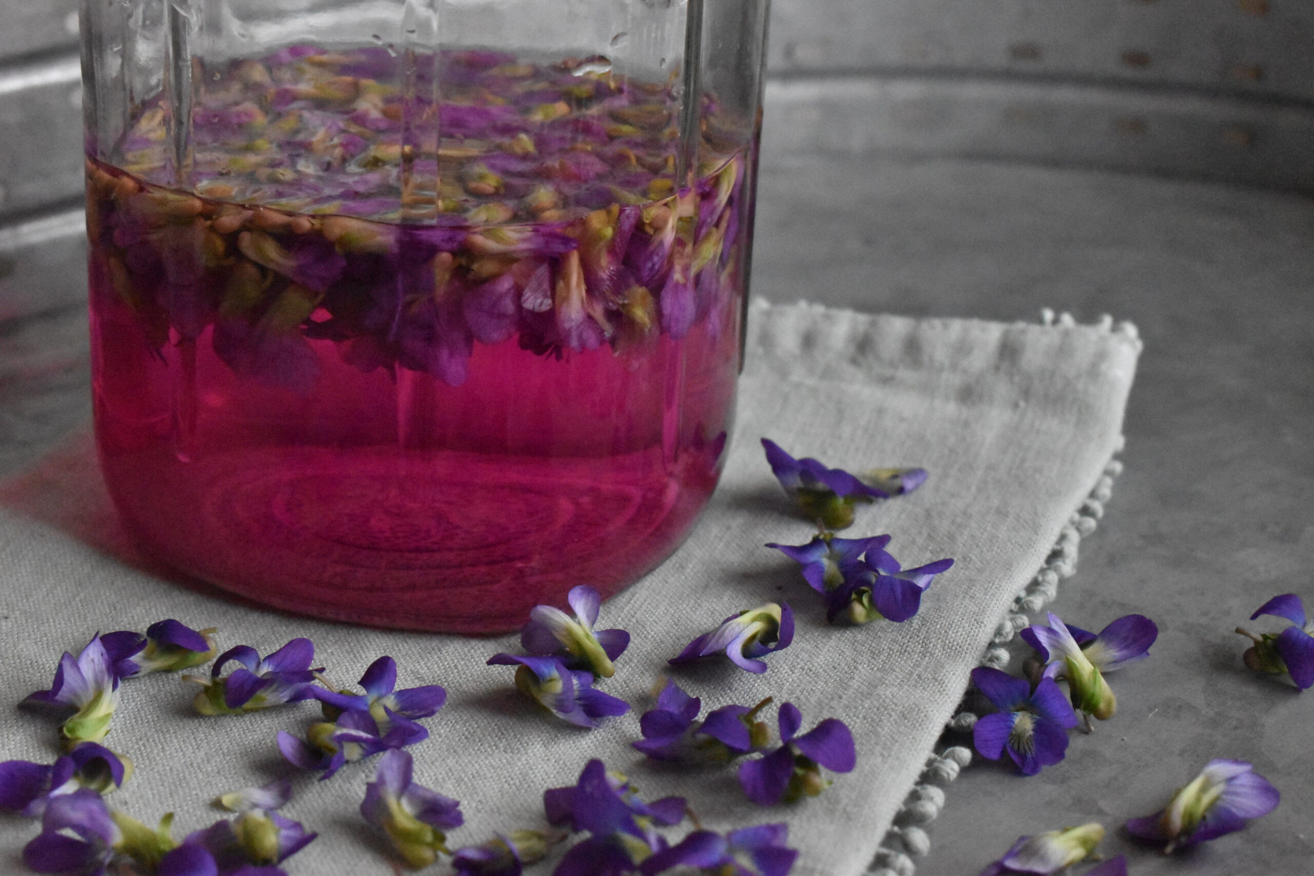 Herbal vinegar projects for home herbalists