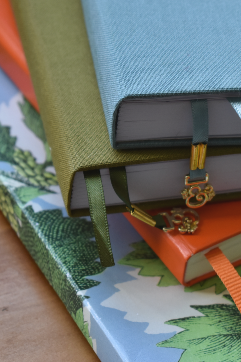 3 types of DIY herb journal to teach yourself herbalism indie herbalist